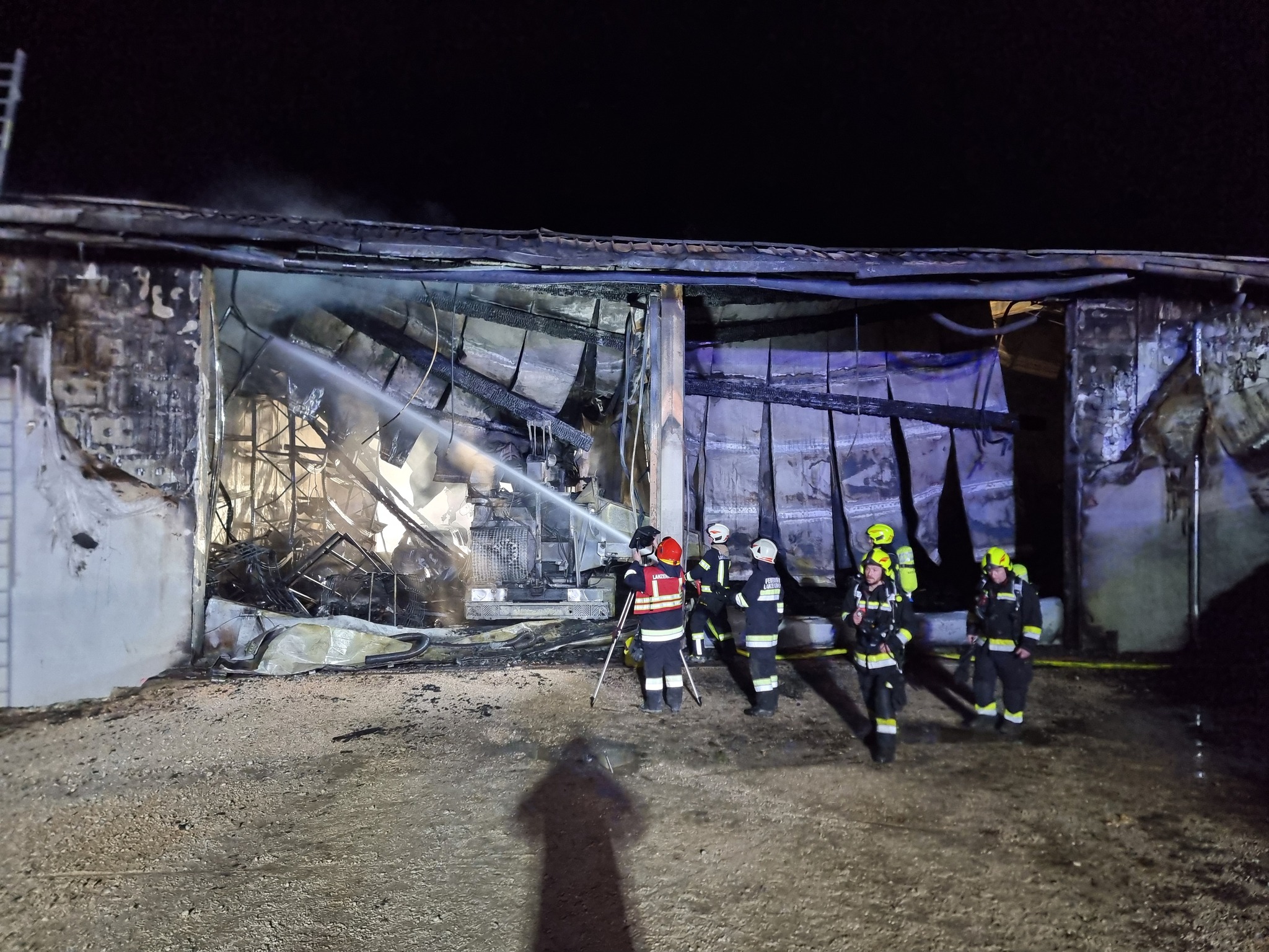 B3 Vollbrand einer Maschinenhalle