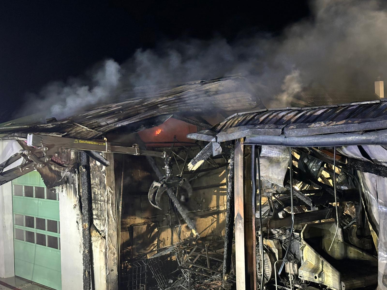 B3 Vollbrand einer Maschinenhalle