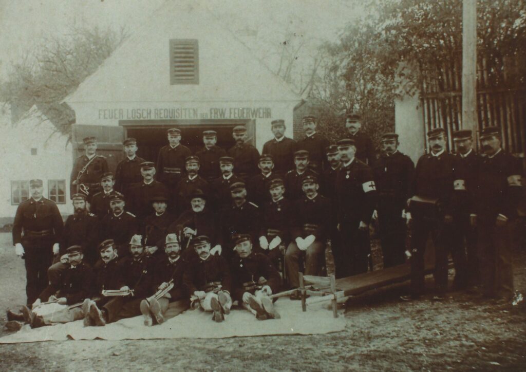 Die Wehr Frohsdorf wurde am 26.12.1899 als Filiale der F.F. Lanzenkirchen mit Sitz in Frohsdorf gegründet